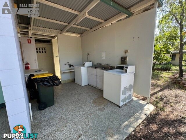 4 Village Rd Willows QLD 4702