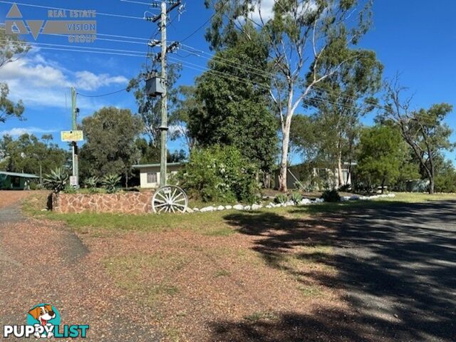 4 Village Rd Willows QLD 4702