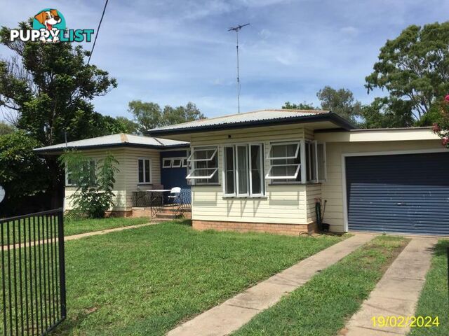 11 Hospital Rd Emerald QLD 4720