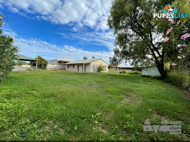 8 Wilga St Blackwater QLD 4717