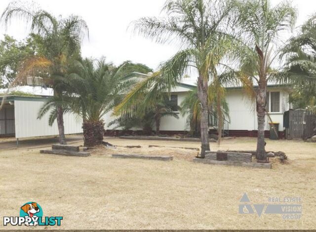 21 Fay St Blackwater QLD 4717