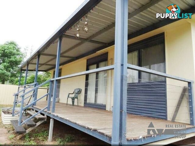 13 Campbell St Bluff QLD 4702