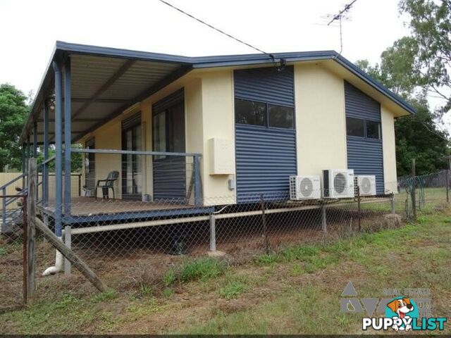 13 Campbell St Bluff QLD 4702