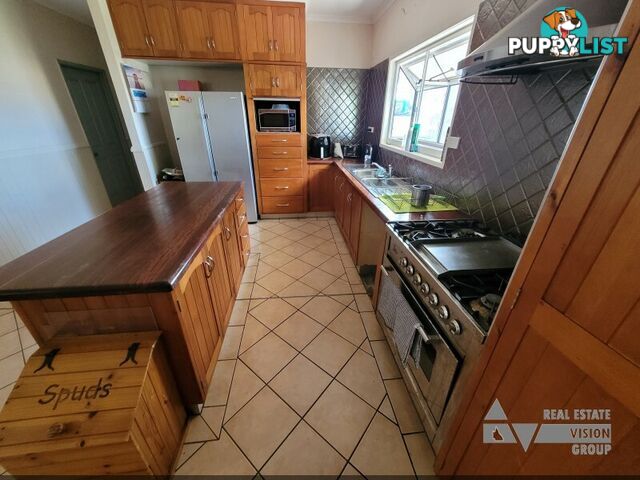 2 Karri St Blackwater QLD 4717