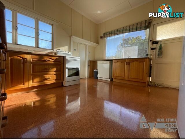 10 Pandanus St Blackwater QLD 4717