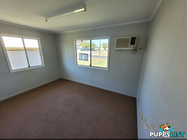 39 Fay St Blackwater QLD 4717