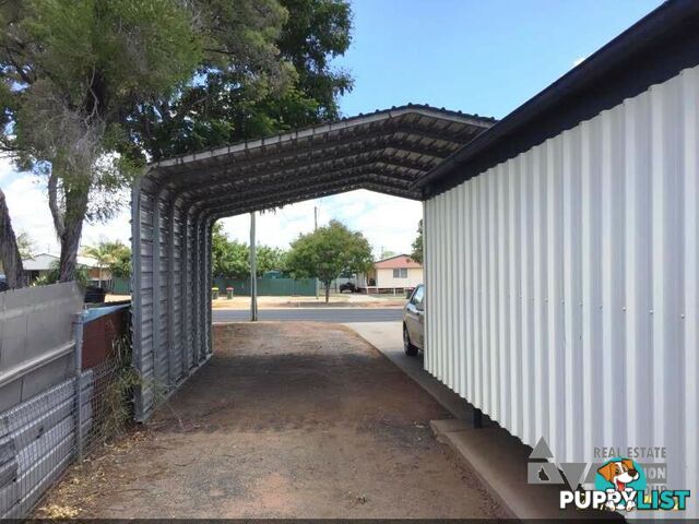 71 Arthur St Blackwater QLD 4717