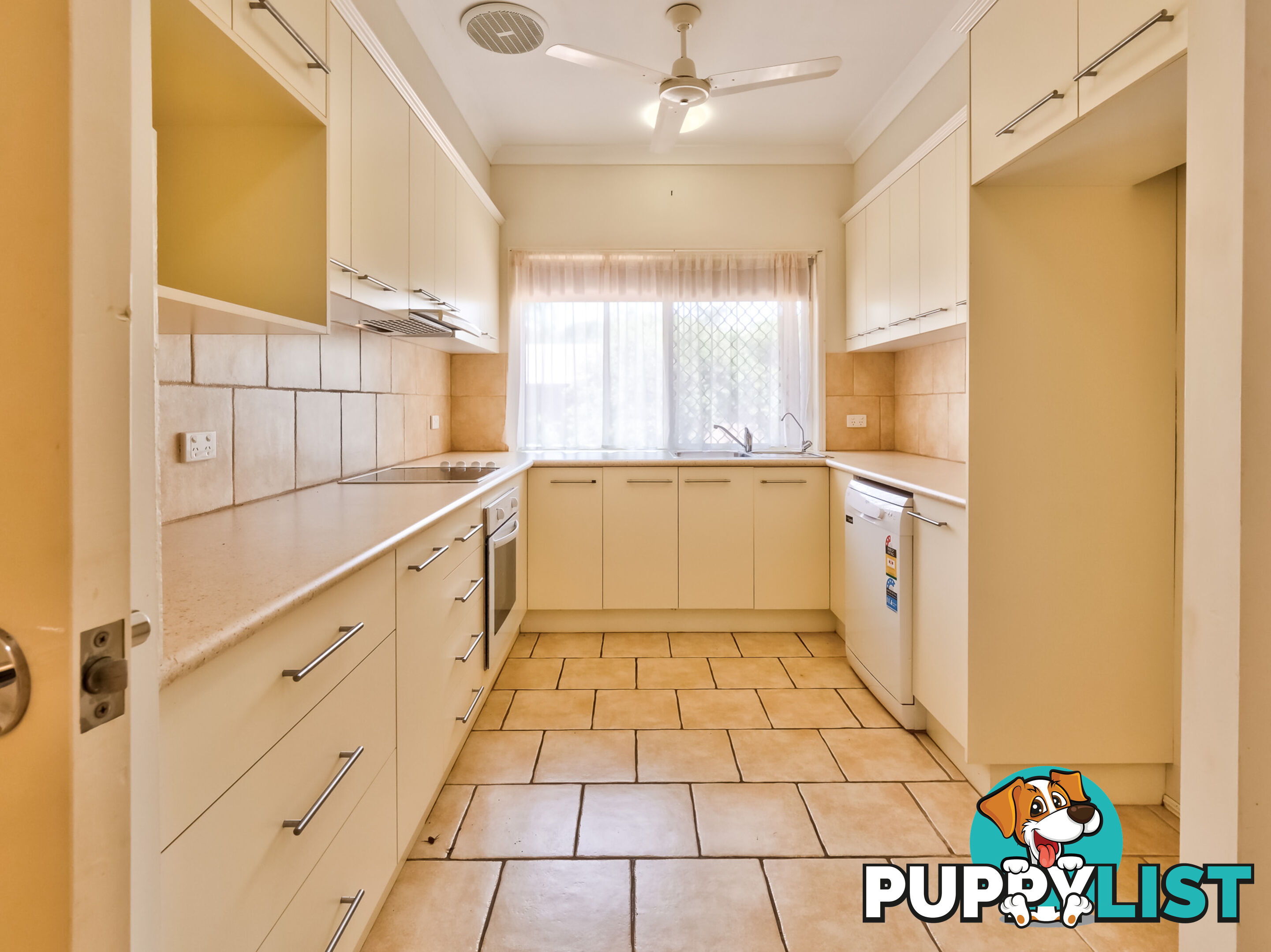 4 / 415 Boat Harbour Drive TORQUAY QLD 4655