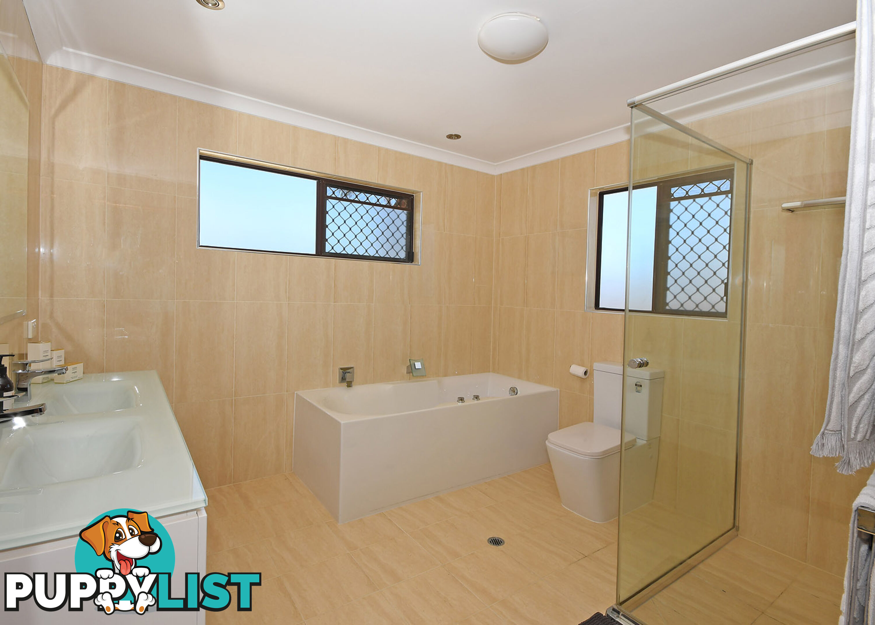 129 Esplanade POINT VERNON QLD 4655