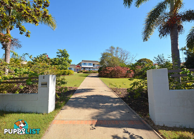 5 Balmoral Court URRAWEEN QLD 4655