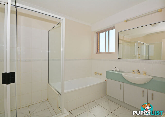 647/386 Esplanade TORQUAY QLD 4655