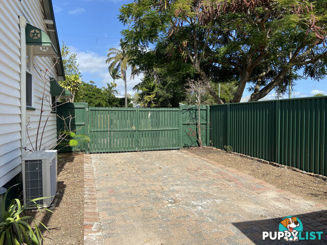 1/18 Scarborough Street SCARNESS QLD 4655