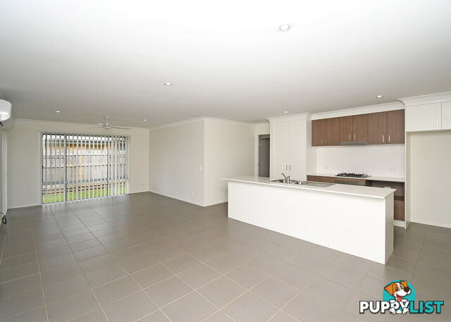 5 O'Connell Parade URRAWEEN QLD 4655