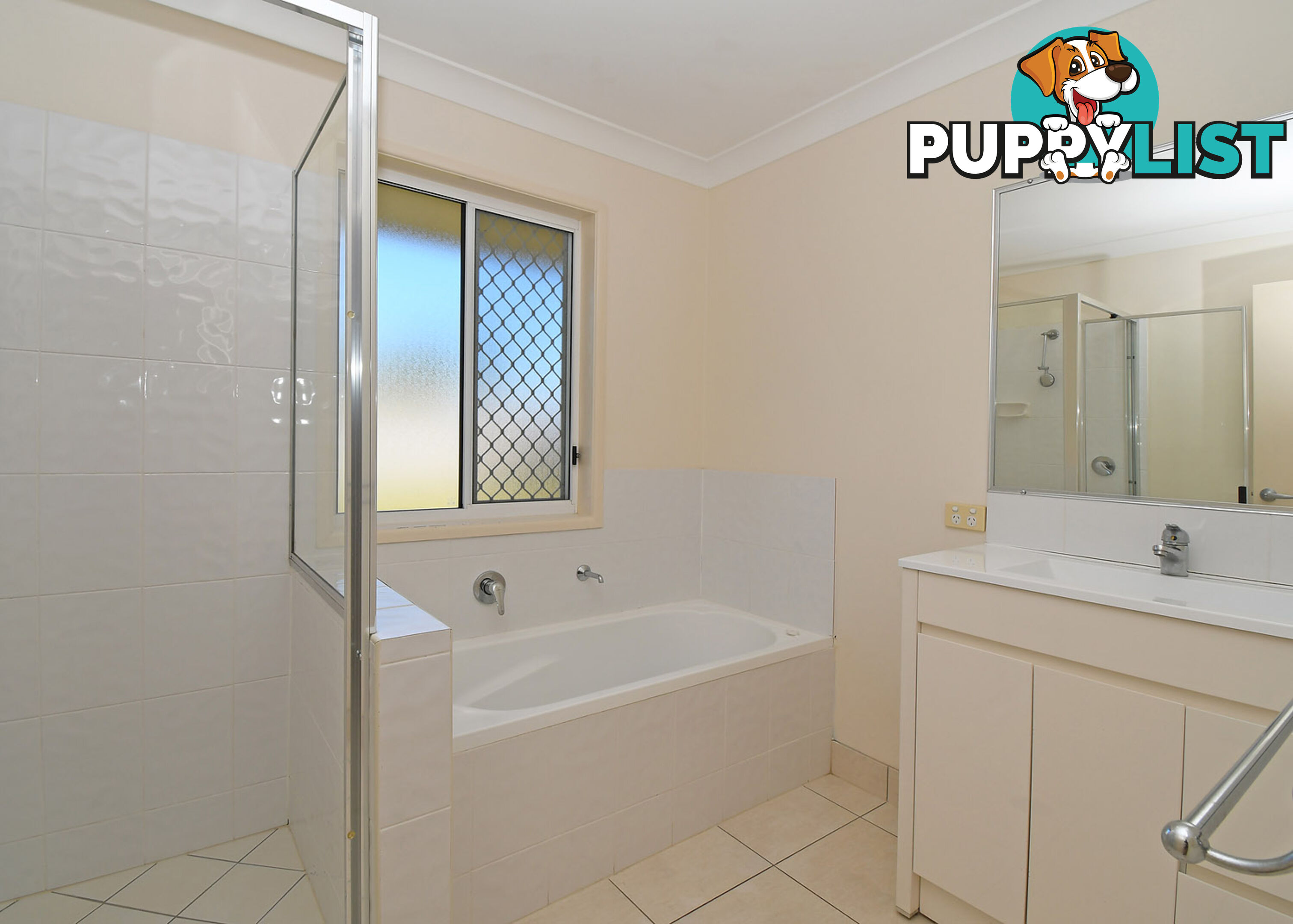 21 Spinnaker Drive POINT VERNON QLD 4655