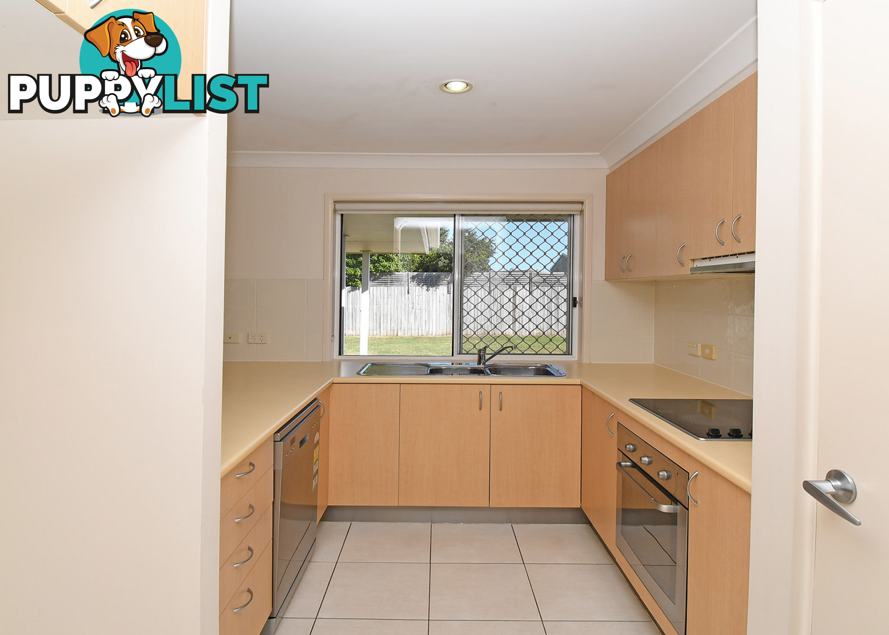 21 Spinnaker Drive POINT VERNON QLD 4655