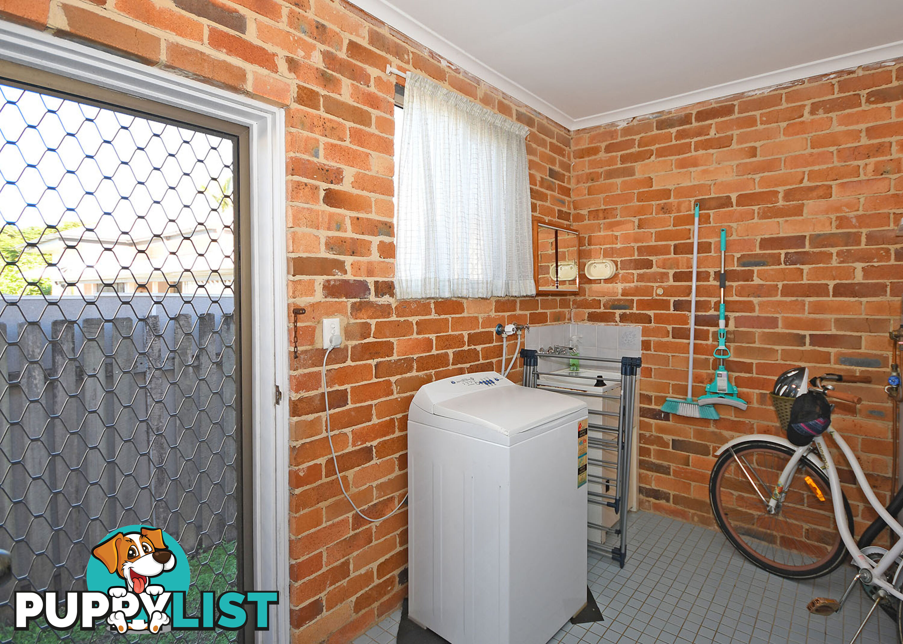 21 Honiton Street TORQUAY QLD 4655