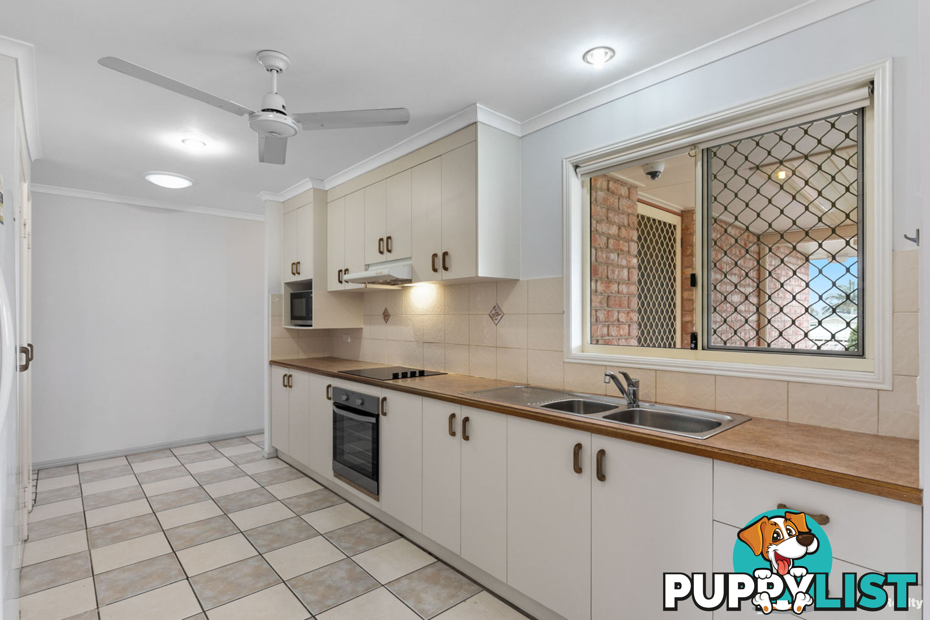 15 Pohlmann Court SCARNESS QLD 4655