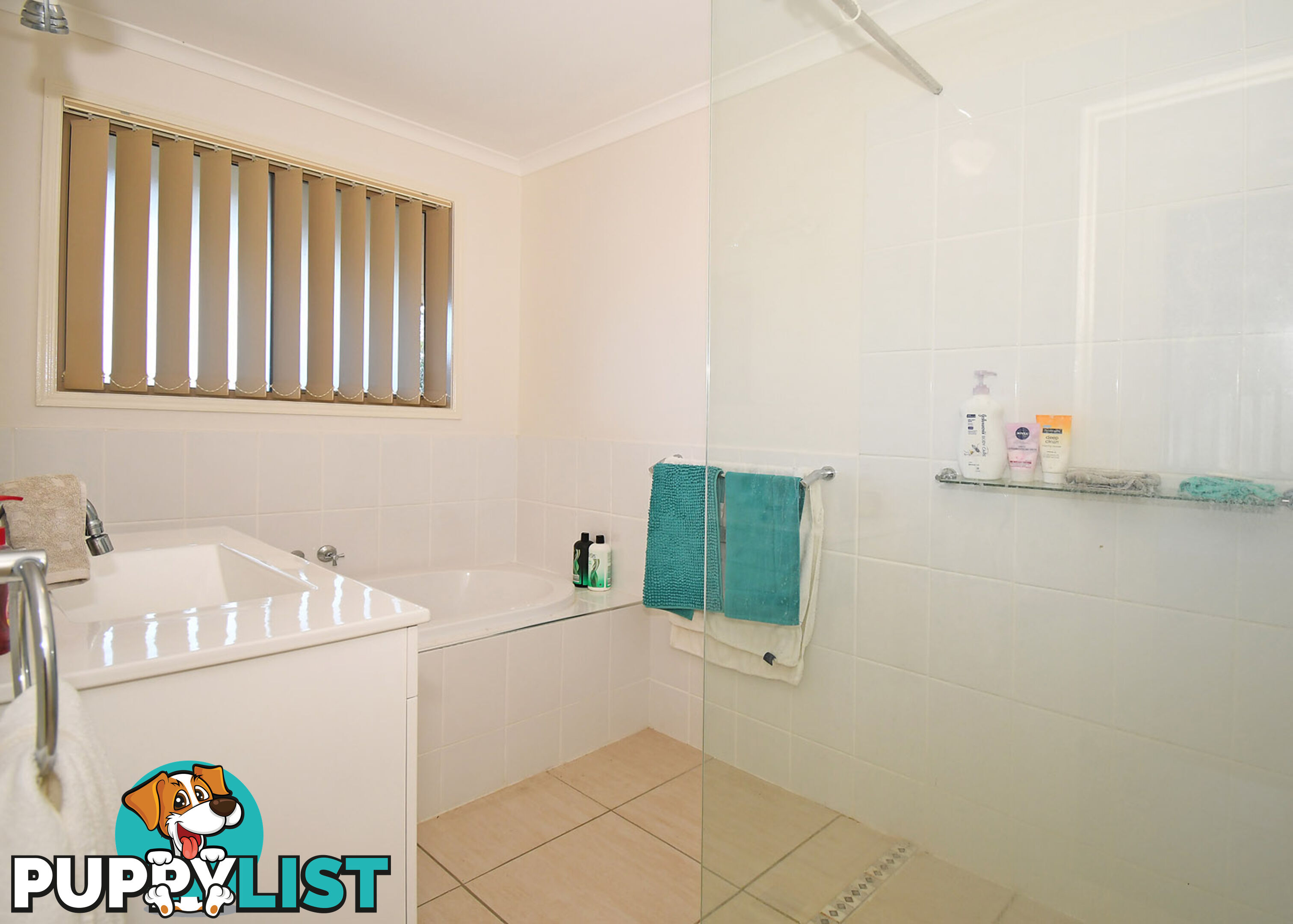 3 Royal Drive KAWUNGAN QLD 4655