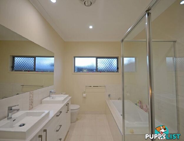 31 Ronaldo Way URANGAN QLD 4655