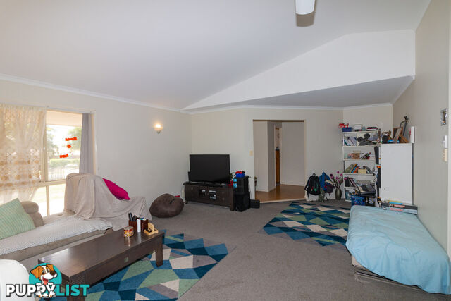 11 Cassia Avenue SCARNESS QLD 4655