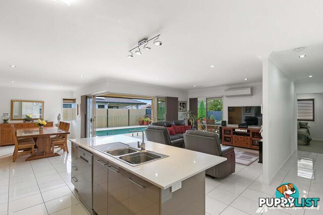 59 Royal Drive KAWUNGAN QLD 4655