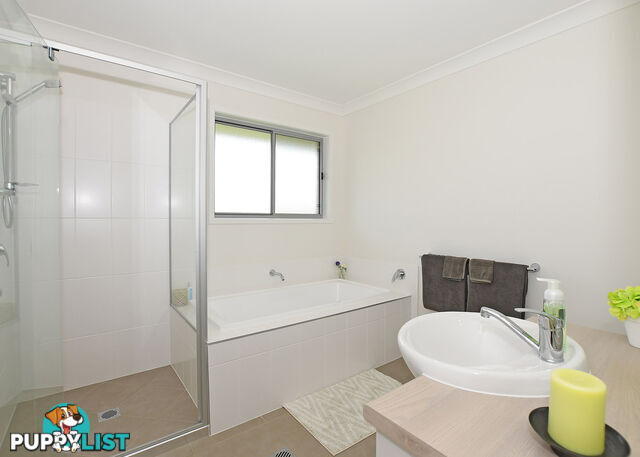 66 O'Connell Parade URRAWEEN QLD 4655