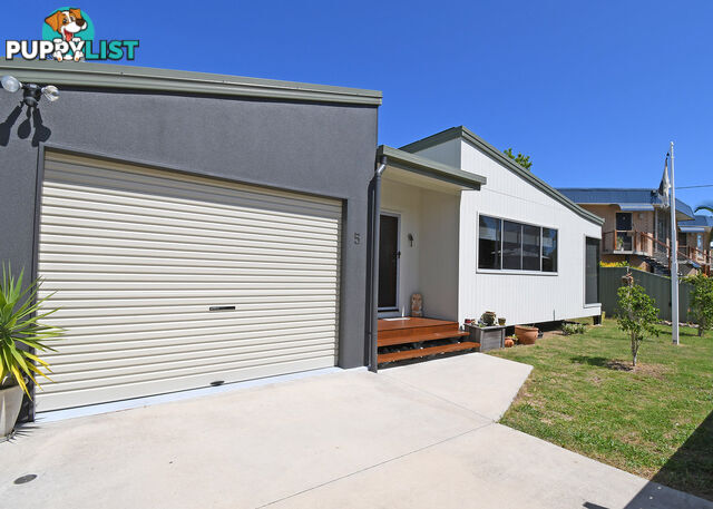 5 New Street URANGAN QLD 4655