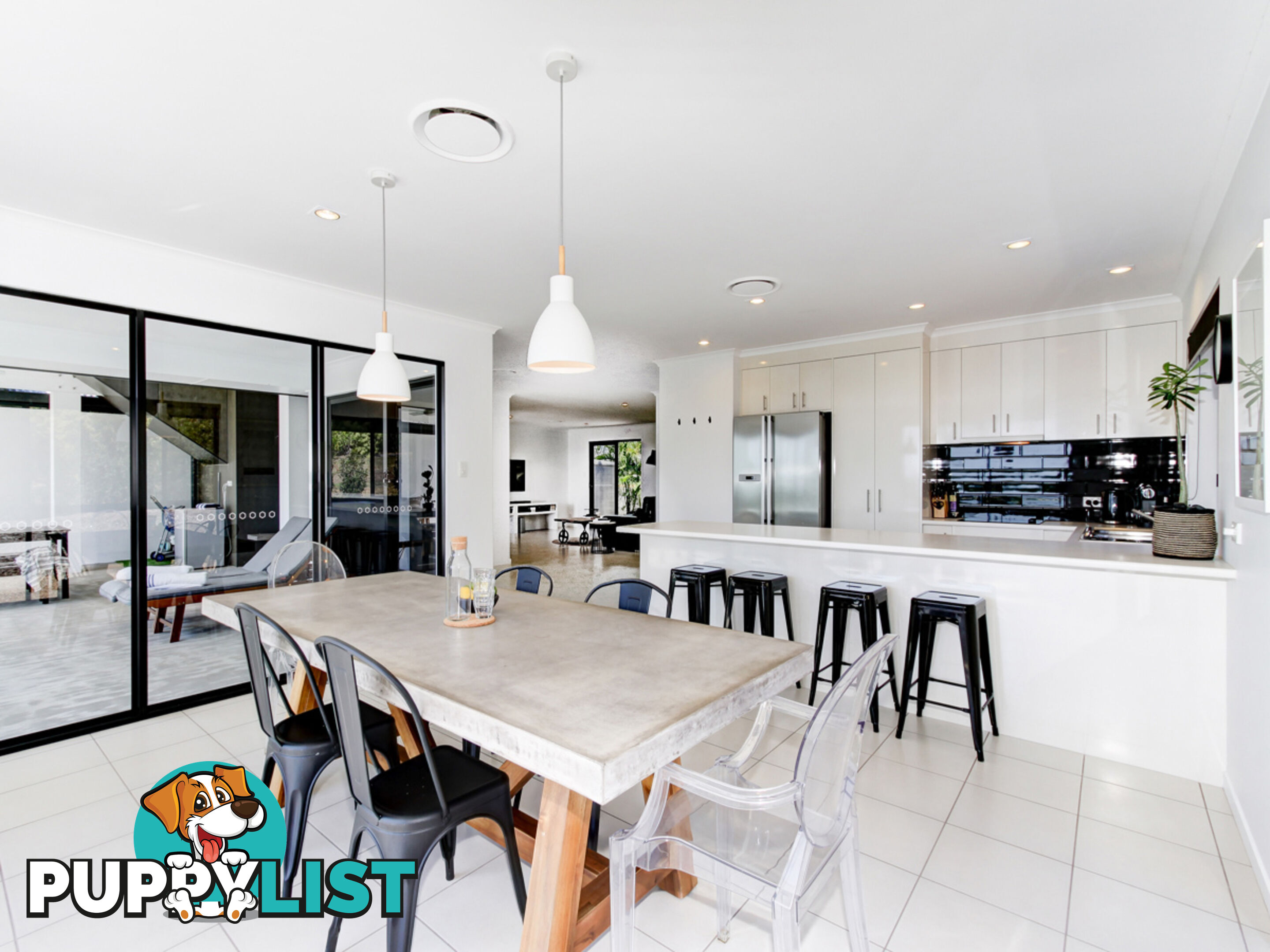17 Azure Court DUNDOWRAN BEACH QLD 4655