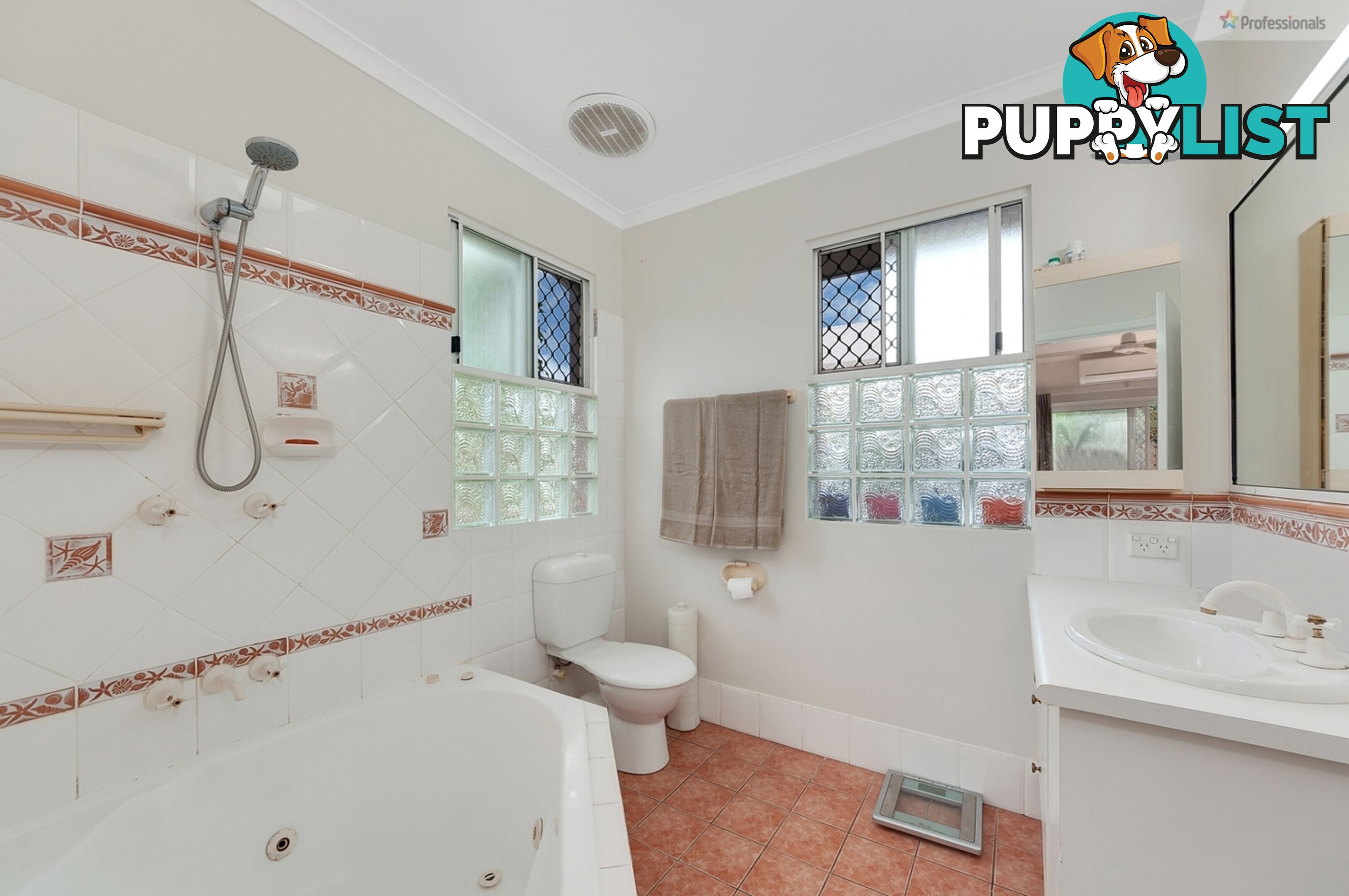 11 Compton Court Bentley Park QLD 4869