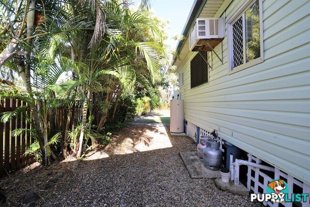 37 Collinson Street Westcourt QLD 4870