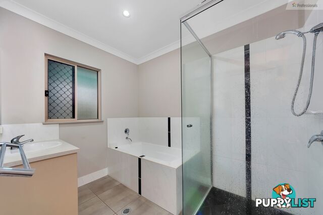 13 Ainscow Drive Bentley Park QLD 4869