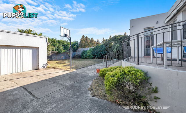 1 Helenslea Road Caulfield North VIC 3161