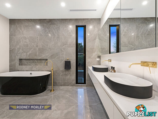21B Orrong Crescent Caulfield North VIC 3161