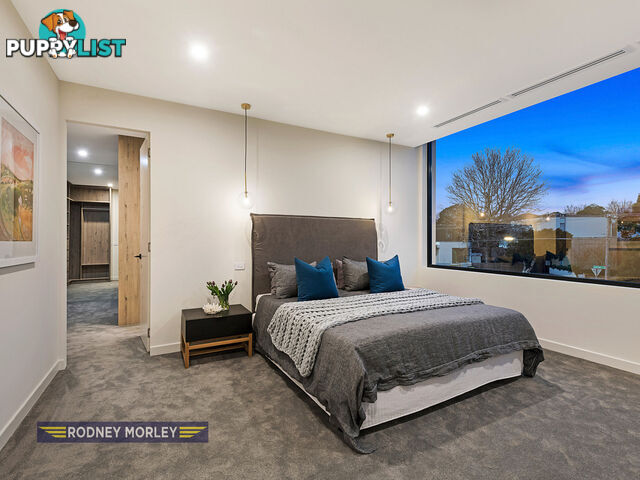 21B Orrong Crescent Caulfield North VIC 3161