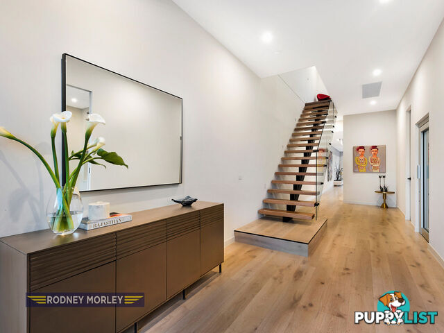 21B Orrong Crescent Caulfield North VIC 3161