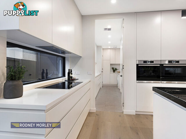 21B Orrong Crescent Caulfield North VIC 3161