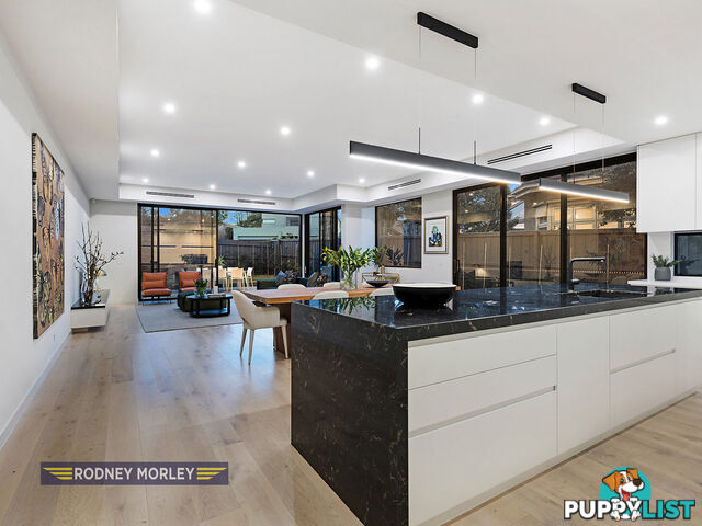 21B Orrong Crescent Caulfield North VIC 3161