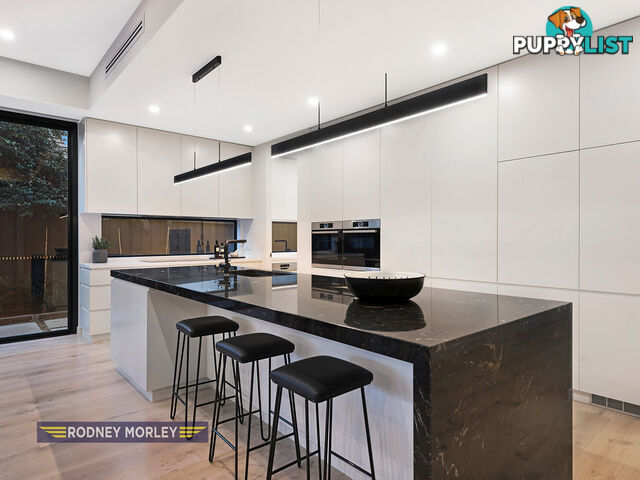 21B Orrong Crescent Caulfield North VIC 3161