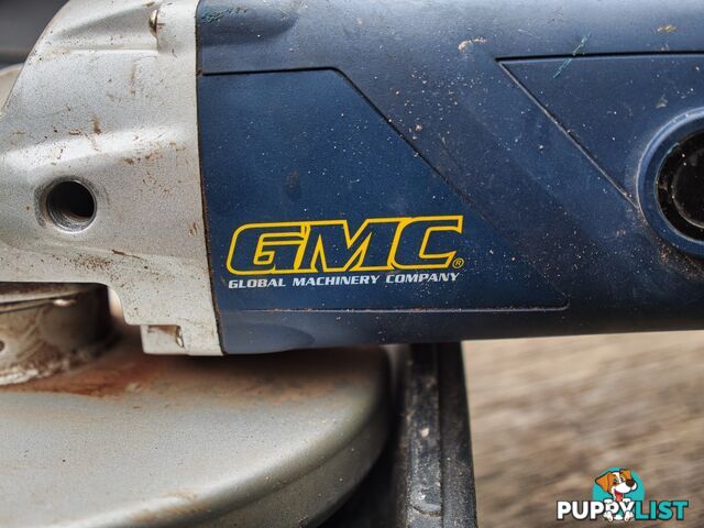 Grinder GMC 2400W in the box