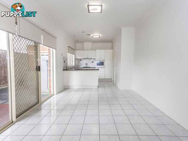 Unit 2/11 Malvern Avenue TULLAMARINE VIC 3043