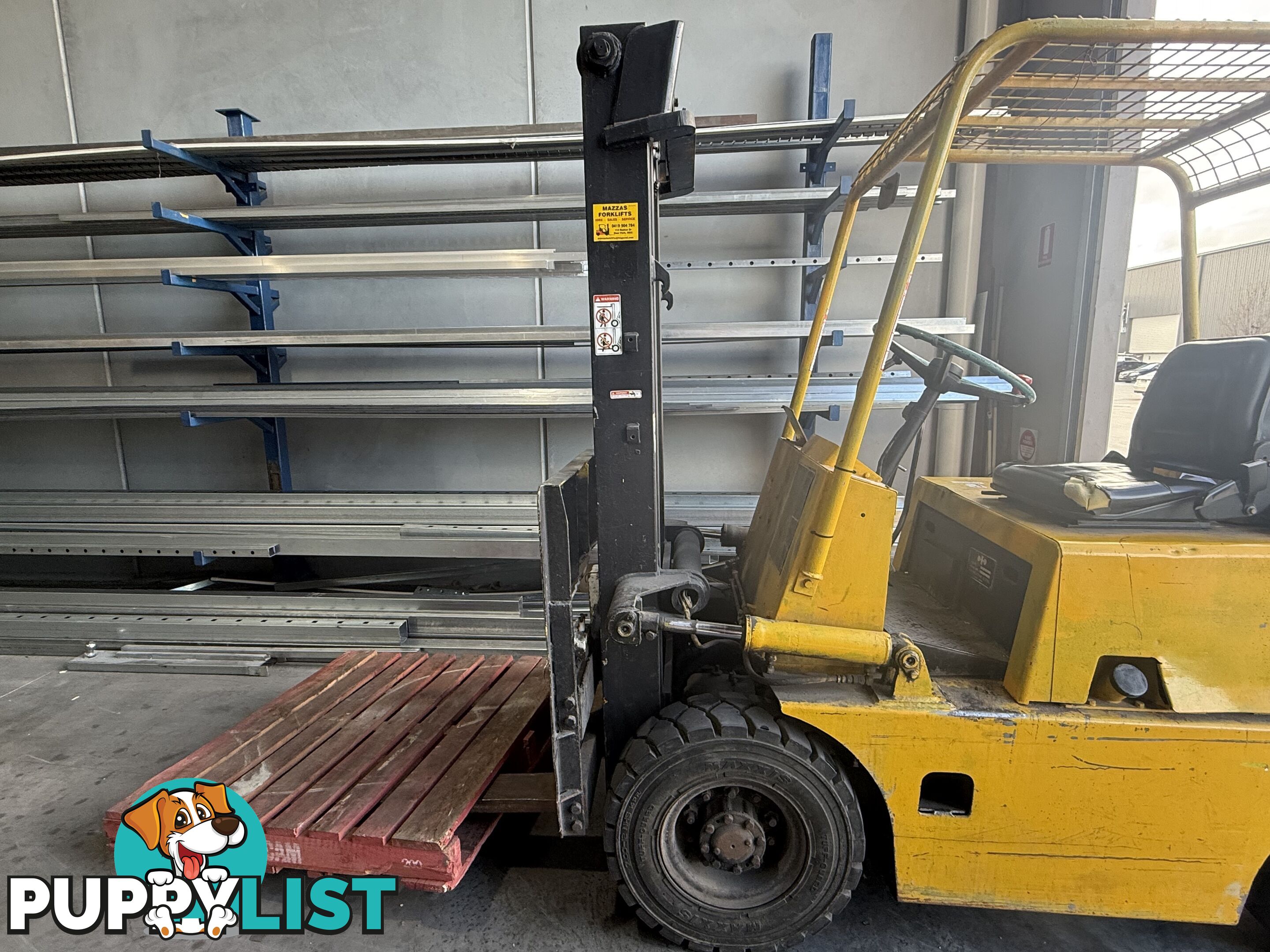 Komatsu FG25-6 2.5T LPG Forklift