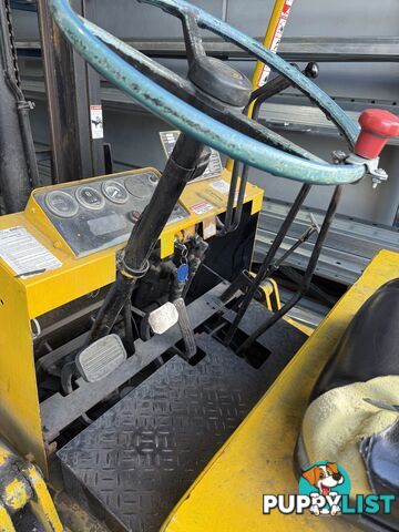 Komatsu FG25-6 2.5T LPG Forklift