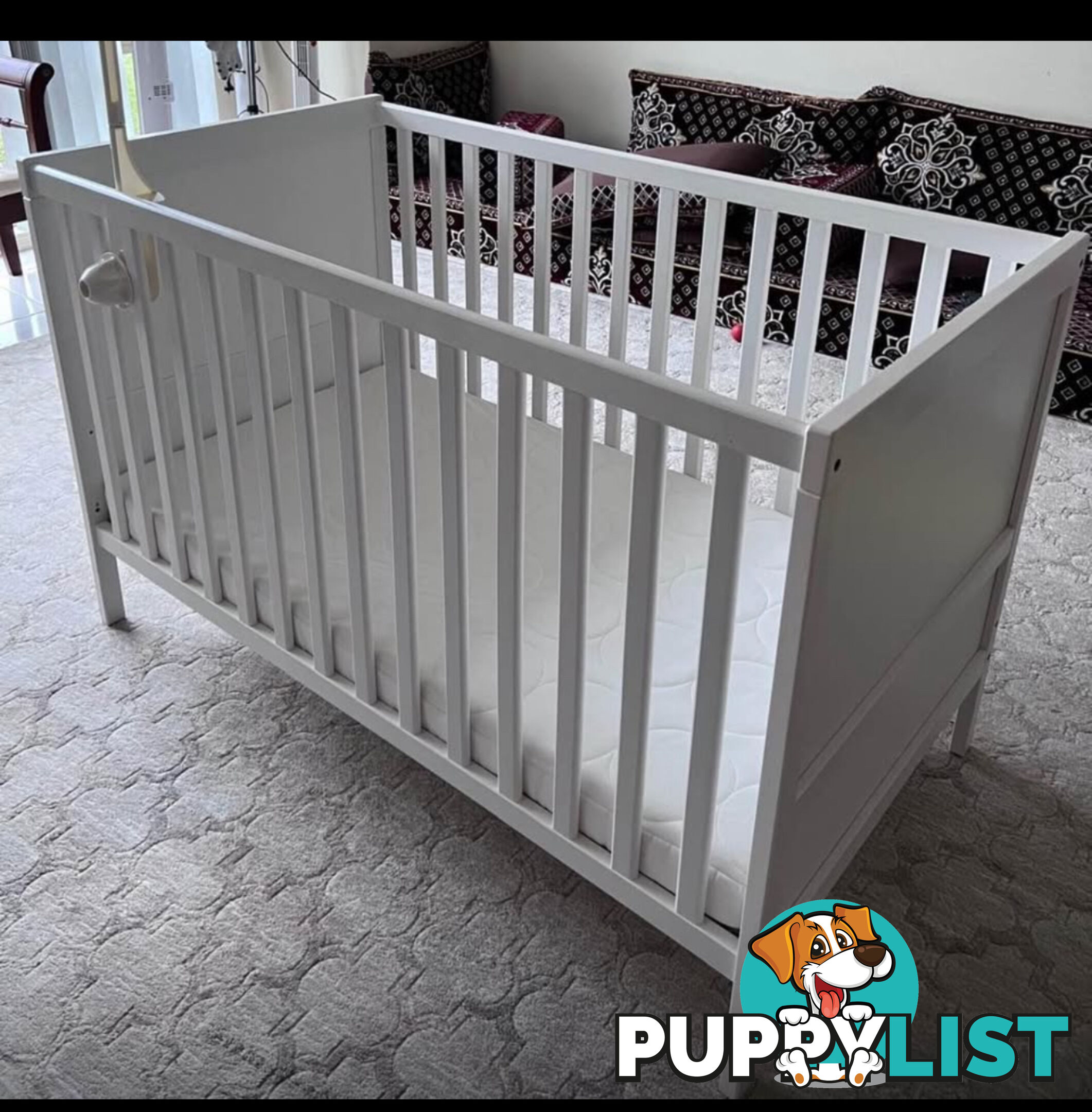 Baby cot can be changed to toddler bed