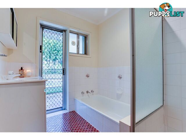 55 Dumbarton Drive KENMORE QLD 4069