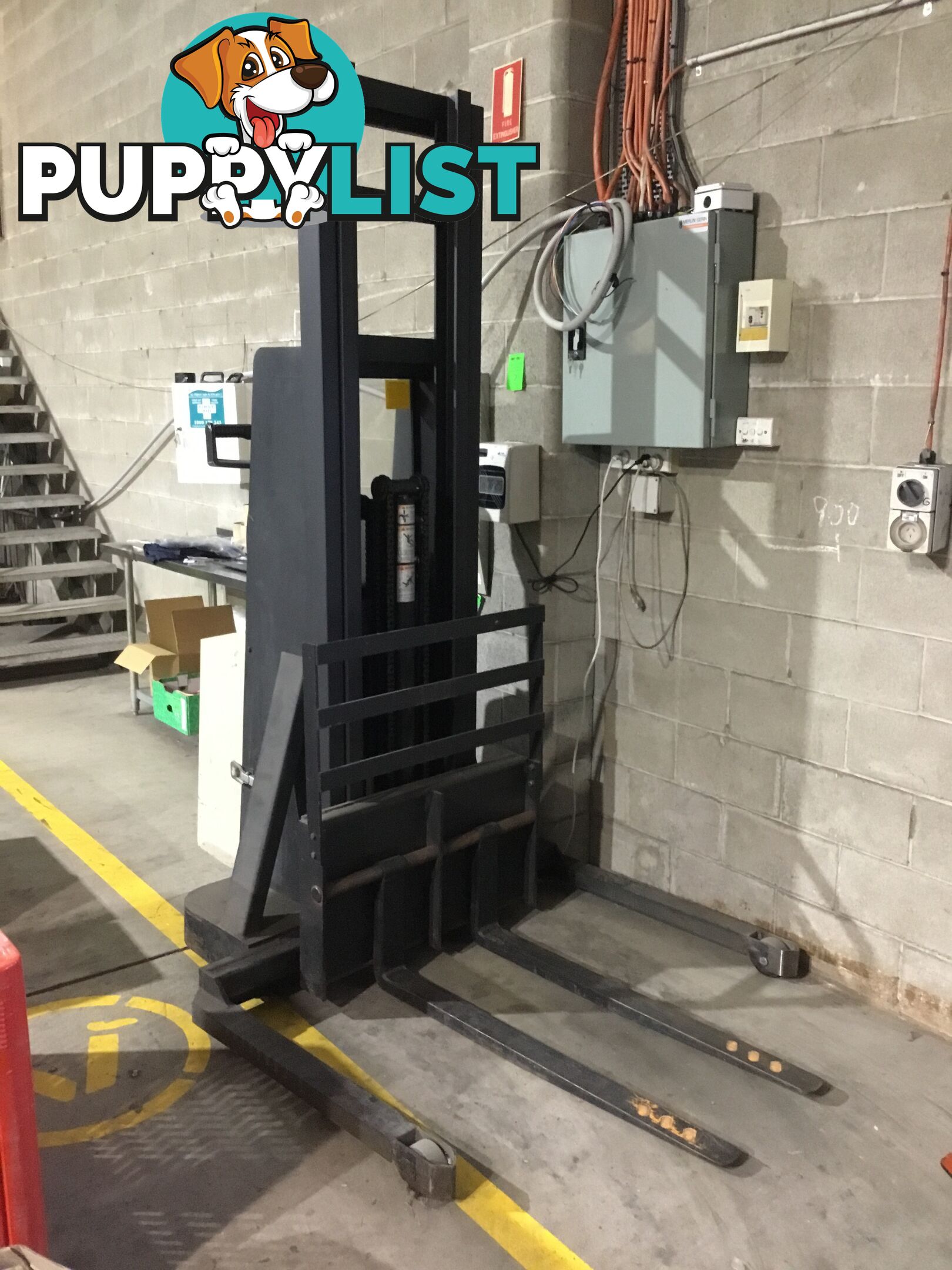 Secondhand Crown battery electric walkie stacker