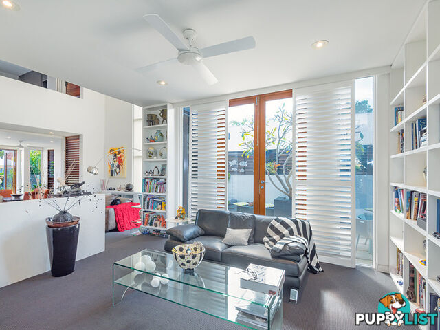 2 Topsails Place NOOSAVILLE QLD 4566