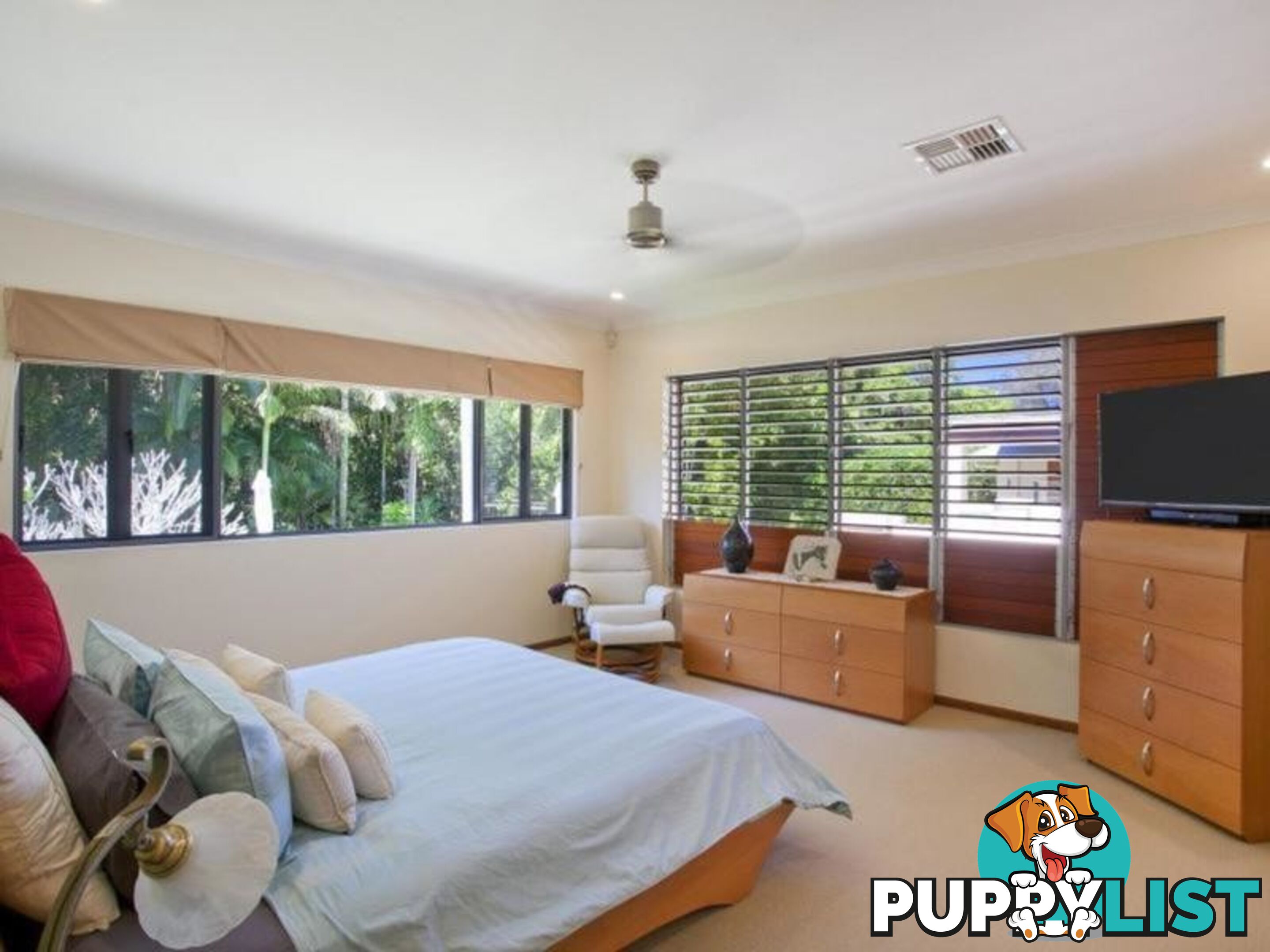 8 Habitat Place NOOSA HEADS QLD 4567