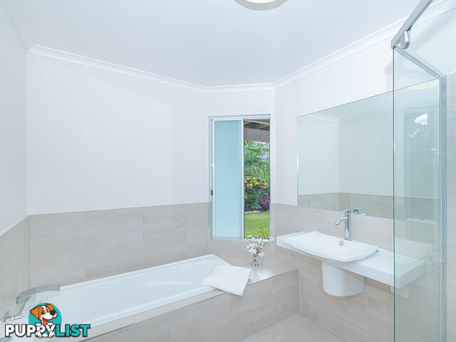 14 Tangmere Crt NOOSA HEADS QLD 4567