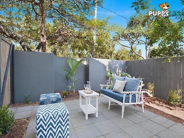 1 23 Thomas Street NOOSAVILLE QLD 4566