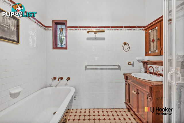 6 Laurel Crescent REVESBY NSW 2212